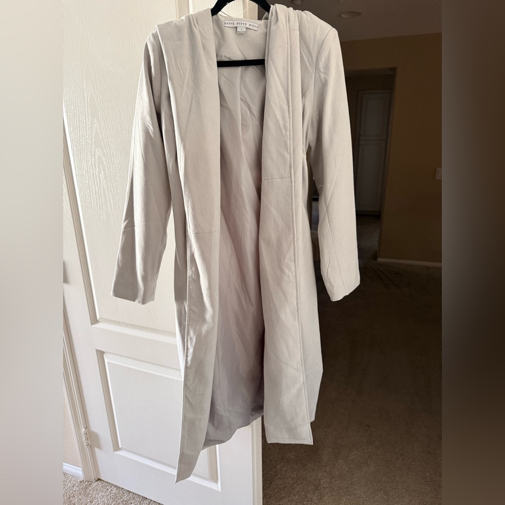 HYFVE Elegant Light Gray Coat